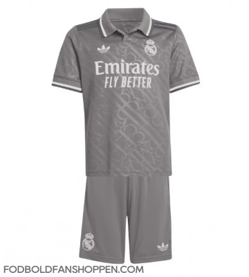 Real Madrid Eduardo Camavinga #6 Tredjetrøje Børn 2024-25 Kortærmet (+ Korte bukser)